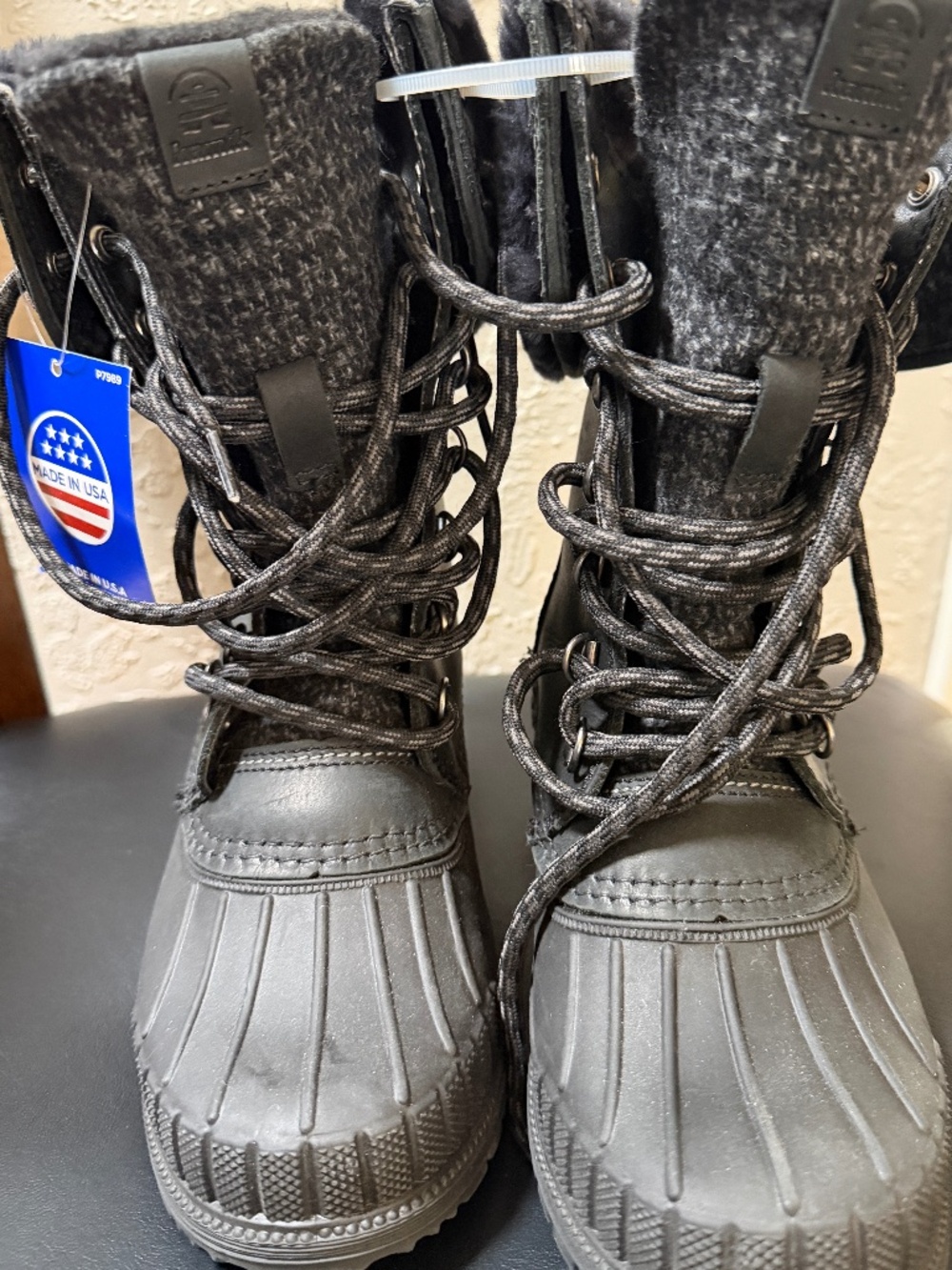 Kamik Sienna F2 Waterproof Boot Black Women Size 5 Lace Up Winter Insulated